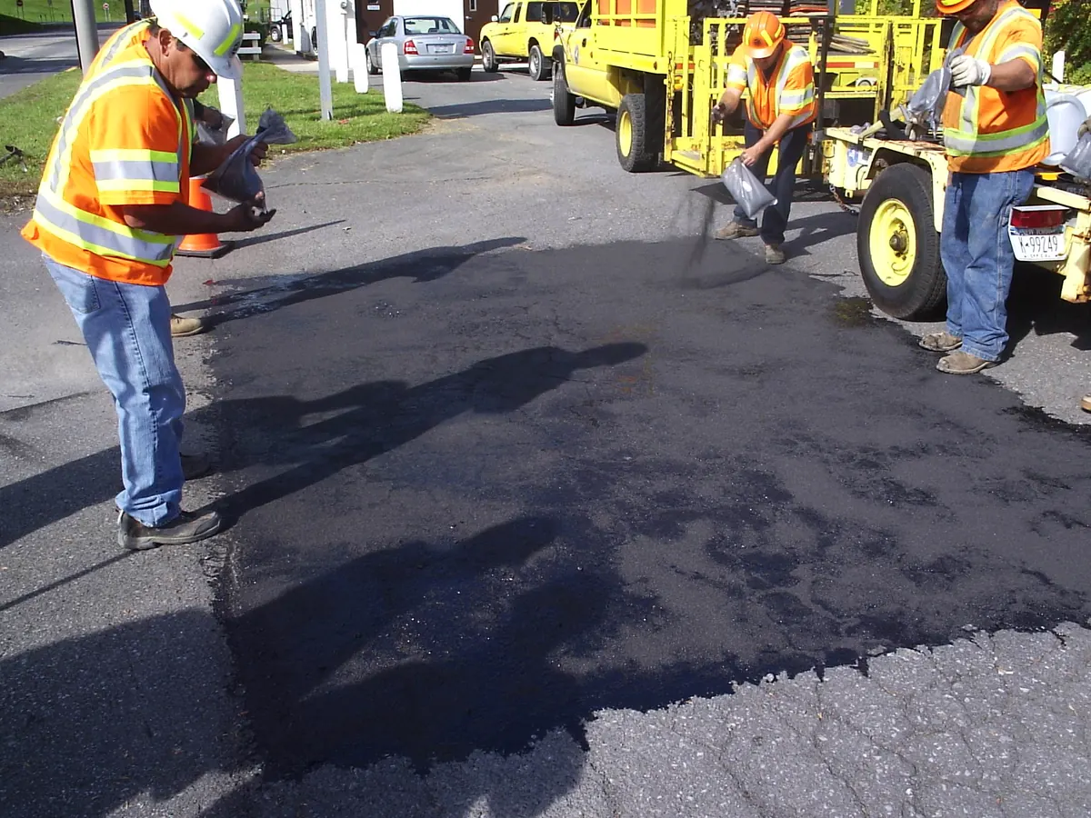 FloMix demonstration with a highway crew